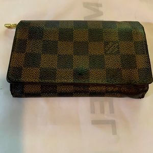 LV Damier trifold wallet